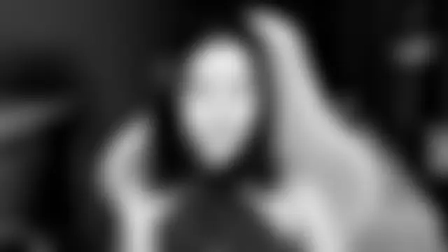 Pertunjukan Kamera Web RedMidnight