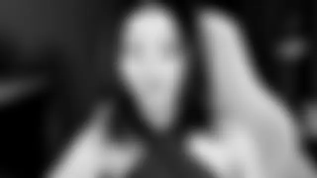 Pokazy przed kamerką – RedMidnight