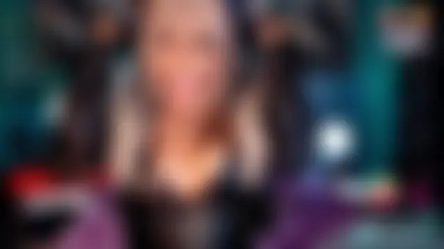 Missionary_Addiction_Cums: διαδικτυακό σόου στην κάμερα