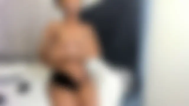 Pokazy przed kamerką – Pretty_Ebony_Doll