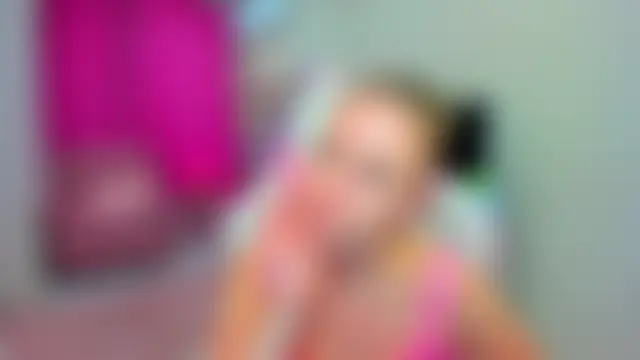 แชท XXX สดของ Strawberrye