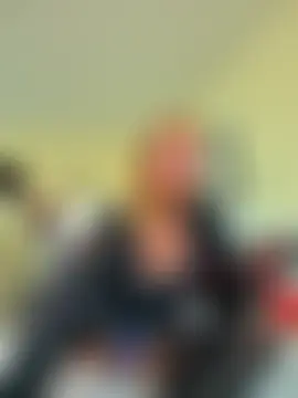 HotWifeLyn68 Live Sex Cam-Show