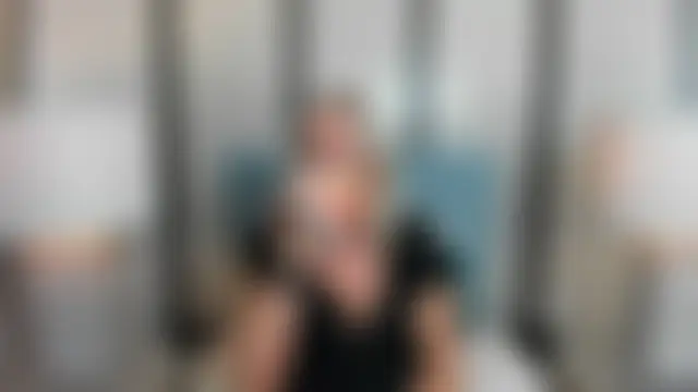 Pertunjukan Kamera Web EricaTop