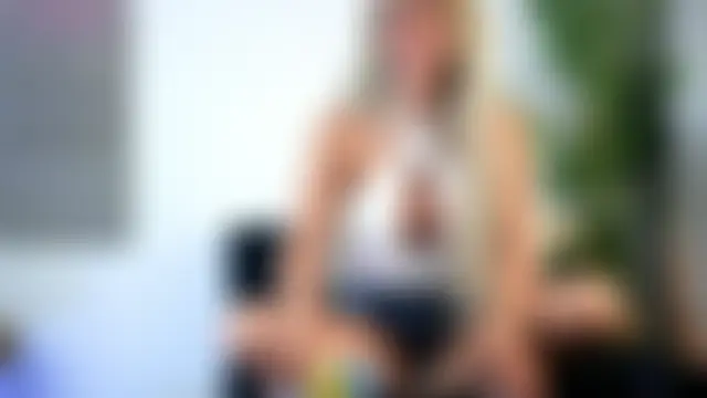 JuliaHyde's Live Chat Room