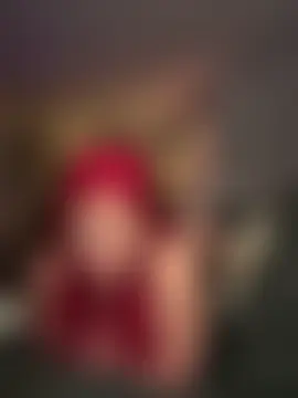 LuanaRedCherry Show in webcam