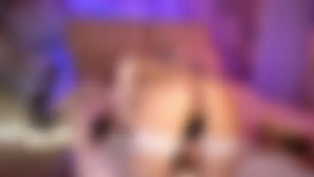 Show modela KiraRoxx na web-kameri