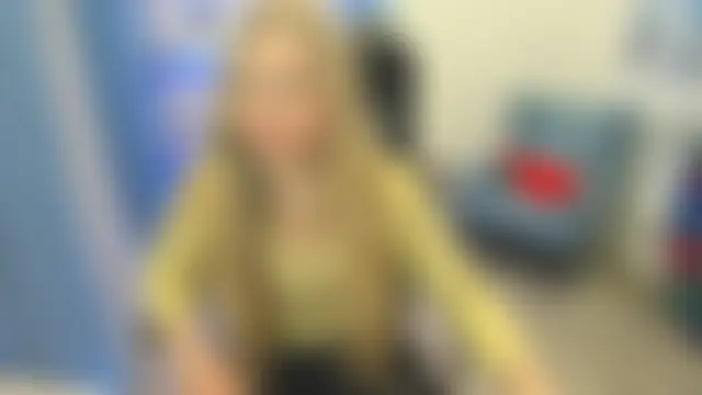 Pokazy przed kamerką – CharlotteKerti