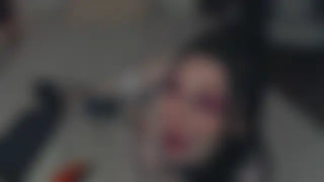 Pokazy przed kamerką – MaeveMoon