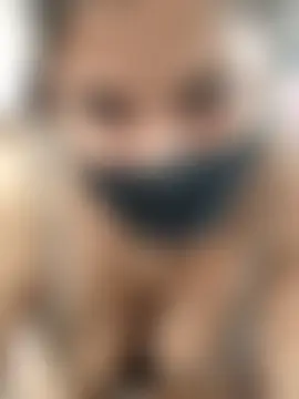 Pokój czatu na żywo – pinkisaha75