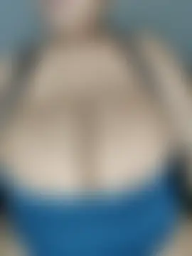 ChubbyTits28 webkamerás műsora