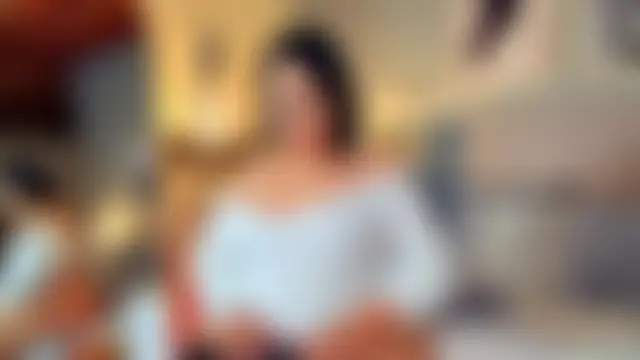 Madissononee: διαδικτυακό σόου στην κάμερα