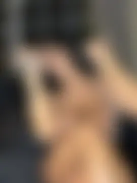 Pertunjukan Kamera Web LittleMissEeve