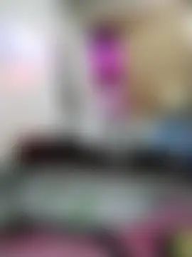 Latina_azura333 élő chatszobája