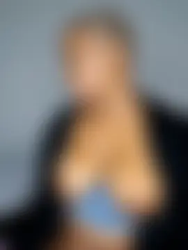 CertifiedhottieXOXO 网络视讯表演