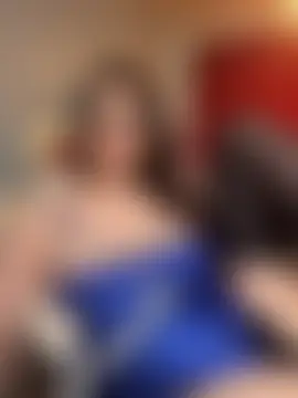 Curvy_bigtitts Show in webcam