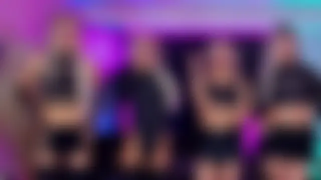 Queens_Wonders_Blonders' Live Sex Cam Show