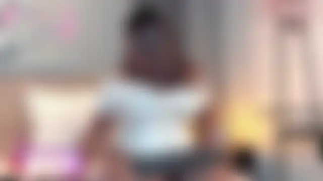 Elise-Leyton Show in webcam