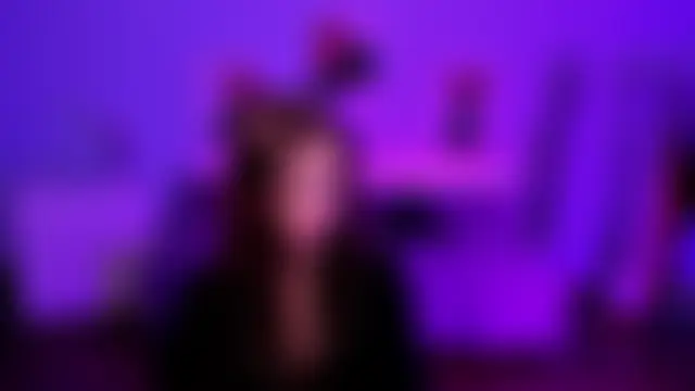 BetsyKiss: διαδικτυακό σόου στην κάμερα