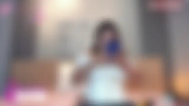 Elise-Leyton Show in webcam