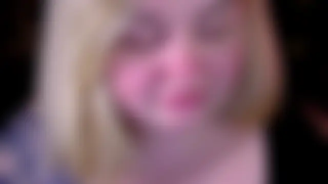 Show modela ZaraReignn na web-kameri