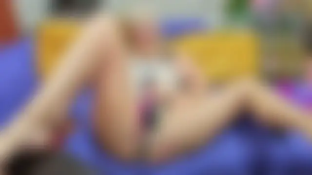 Pokazy przed kamerką – FlirtyMary