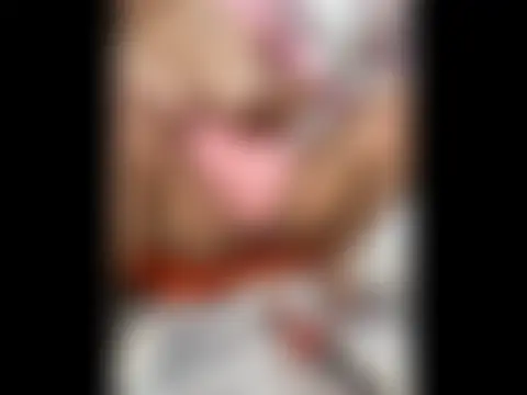 halana_squirts' Webcam Show