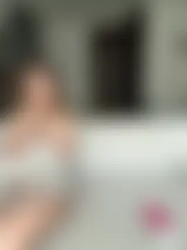 Nura_n_Sarah Show in webcam