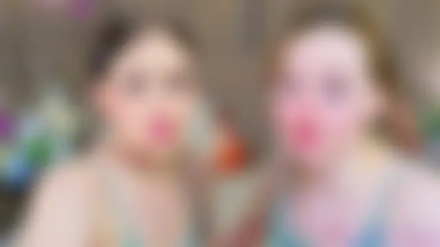 Mary_Dina: διαδικτυακό σόου στην κάμερα