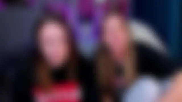 Evia_r0se: διαδικτυακό σόου στην κάμερα