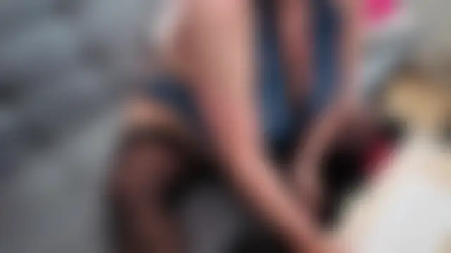 modenq: διαδικτυακό σόου στην κάμερα