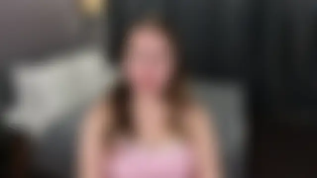 Kira_Fluffy: διαδικτυακό σόου στην κάμερα