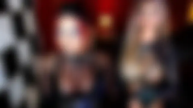 IndestructibleLily Pertunjukan Webcam