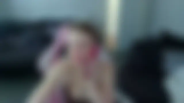 Red_firesquirt: διαδικτυακό σόου στην κάμερα