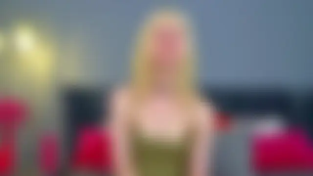 HannahHollis: διαδικτυακό σόου στην κάμερα