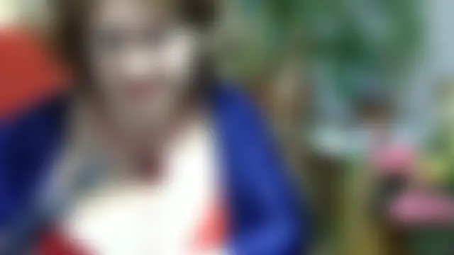 Emma52610 Show in webcam