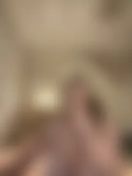 TiffaNoel: διαδικτυακό σόου στην κάμερα