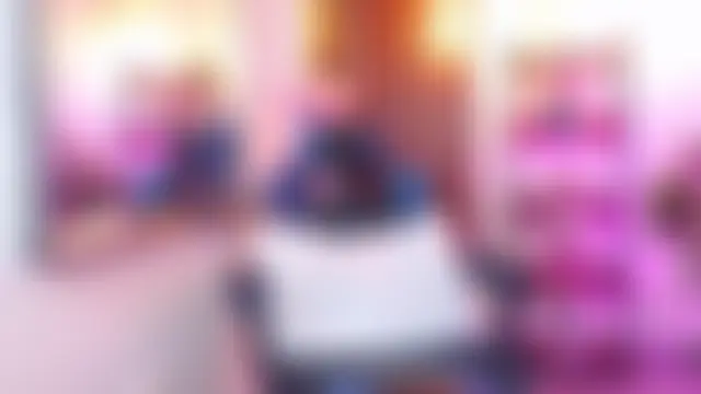 Kenya--Buhle Adlı Modelin Web Kamerası Şovu