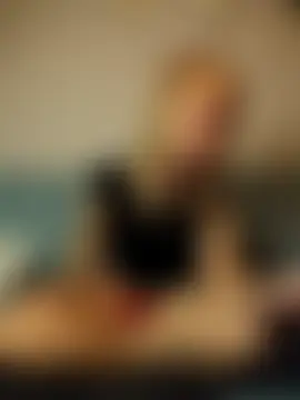 VickyBavaria: διαδικτυακό σόου στην κάμερα