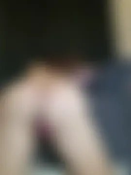 Show modela MessyNastyDoll na web-kameri