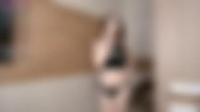 KeiraWave: вебкам-шоу