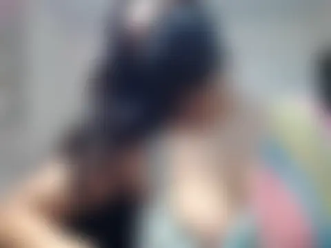 -Queenie webkamerás műsora