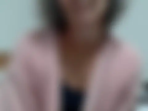 Pokazy przed kamerką – milf-sol