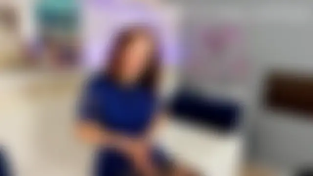 Kira_Adler Show in webcam