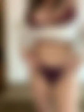 Pokazy przed kamerką – hollyharmd