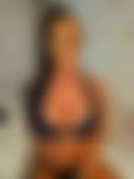 Misses-Cougar Webcam show