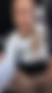 Risky_girl23_'s Webcam Show