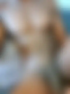 leonluxe: διαδικτυακό σόου στην κάμερα