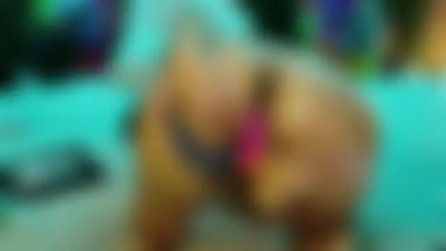 Show modela ElyaQuinn na web-kameri