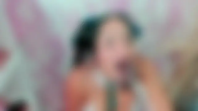 sweetyblowjob19_'s Live Chat Room