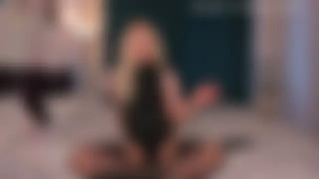 adel_tgirl: διαδικτυακό σόου στην κάμερα